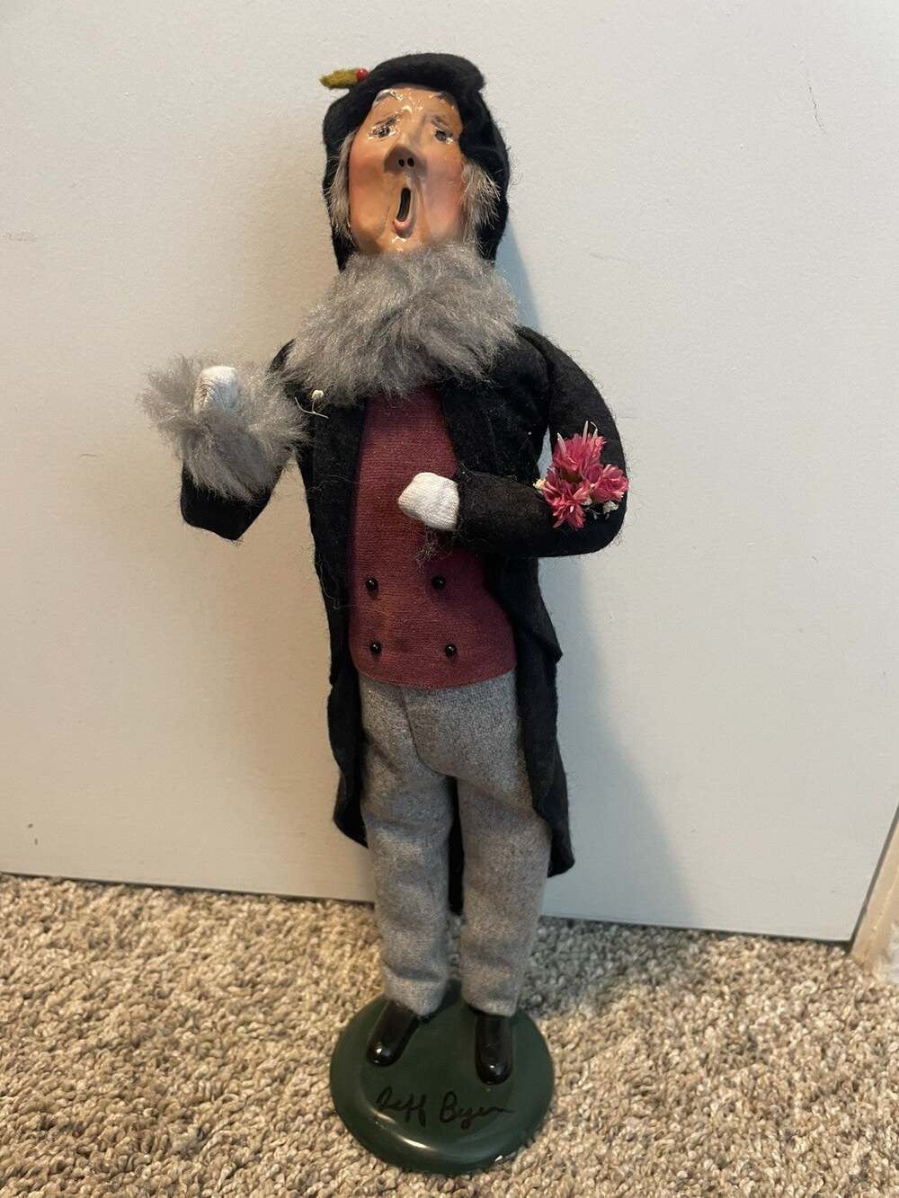 Vtg Byers' Choice Ltd. The Carolers 1994 Man Grandpa Flower Christmas Figurine